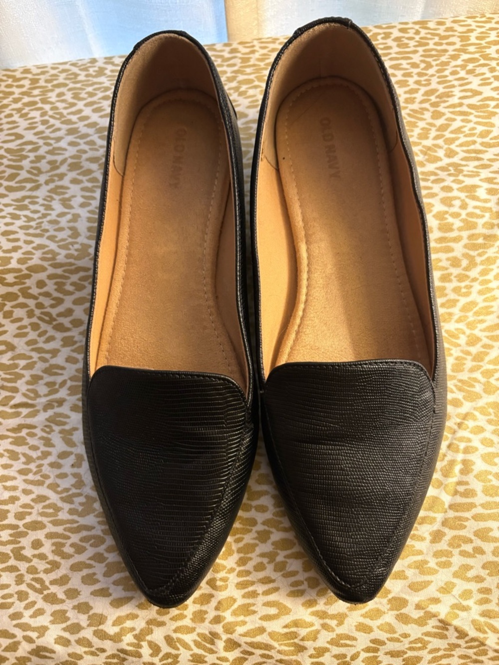 Old Navy Black Pointed-Toe Slip-On Flats